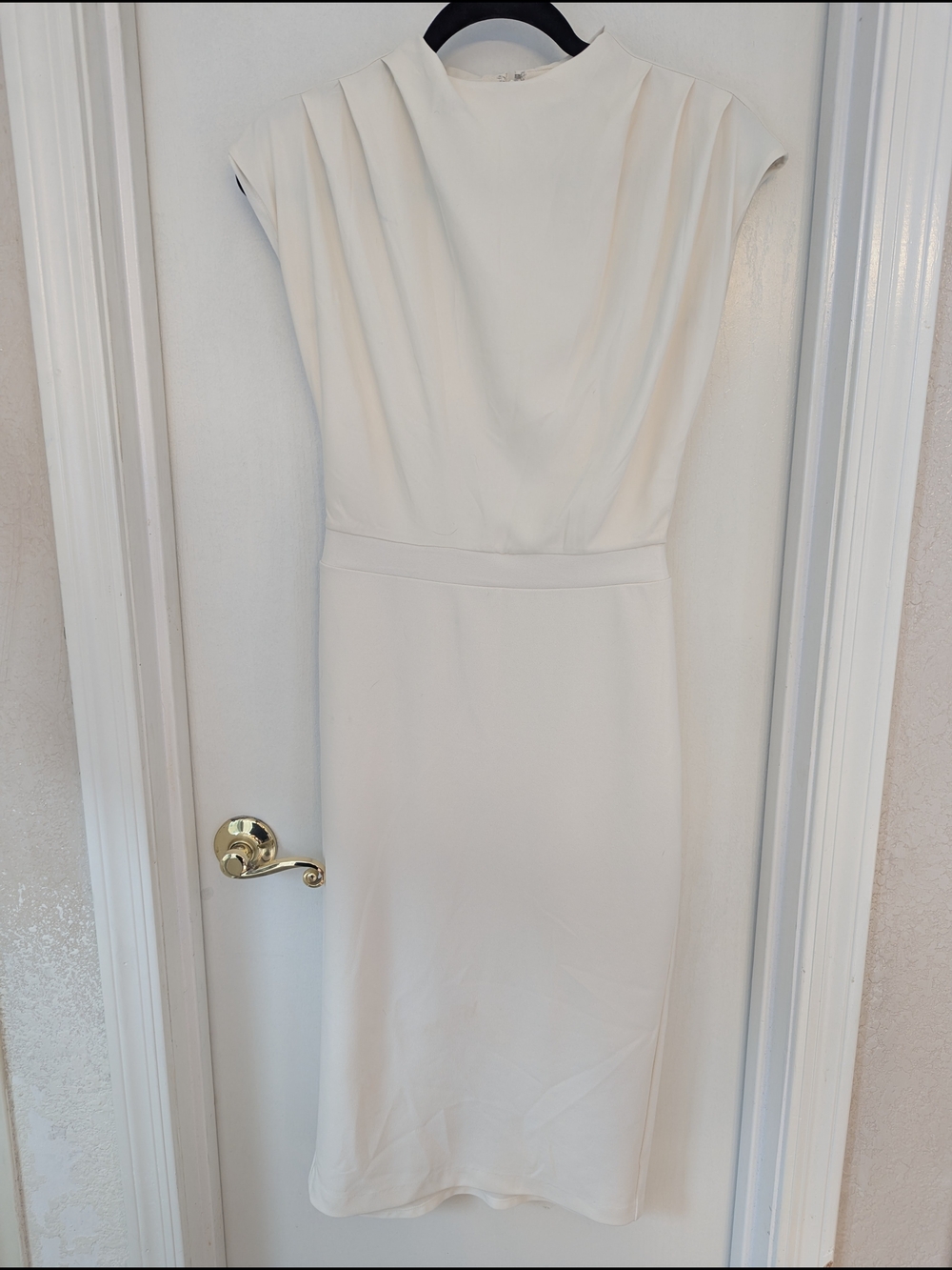 Elegant Cream Cap-Sleeve Sheath Dress